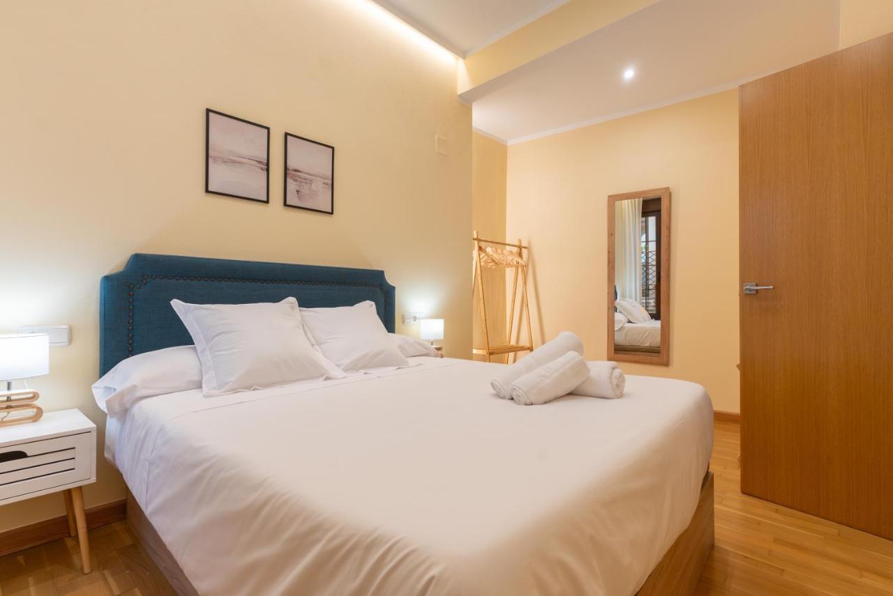 Apartamento Puerta De Cordoba- Exterior Con Balcones Buitenkant foto