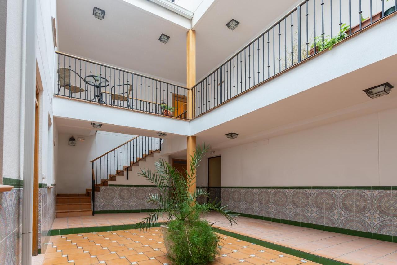 Apartamento Puerta De Cordoba- Exterior Con Balcones Buitenkant foto