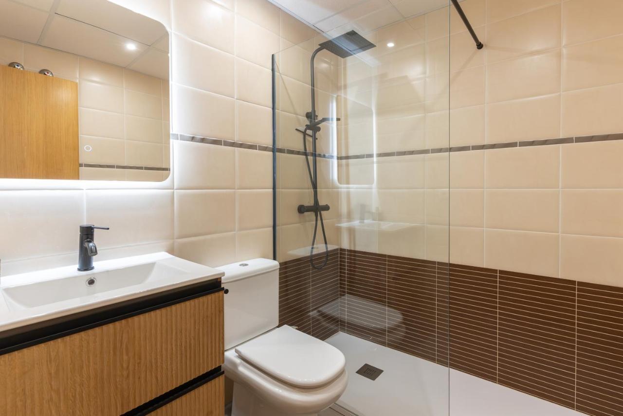 Apartamento Puerta De Cordoba- Exterior Con Balcones Buitenkant foto