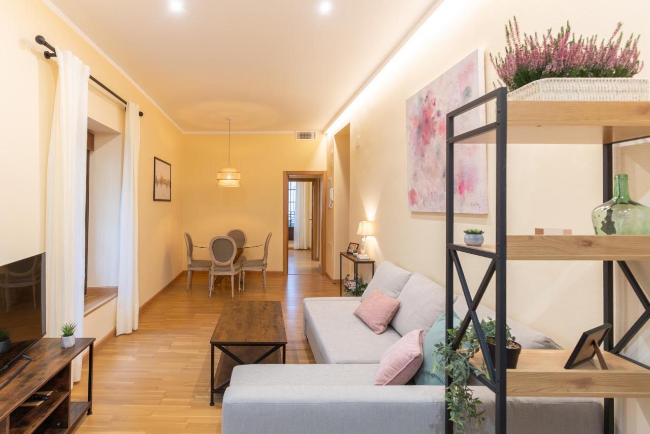 Apartamento Puerta De Cordoba- Exterior Con Balcones Buitenkant foto