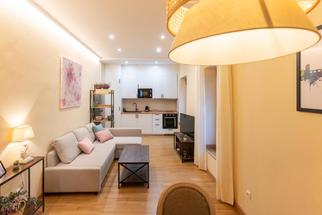 Apartamento Puerta De Cordoba- Exterior Con Balcones Buitenkant foto