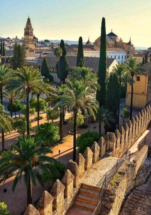 Apartamento Puerta De Cordoba- Exterior Con Balcones Buitenkant foto