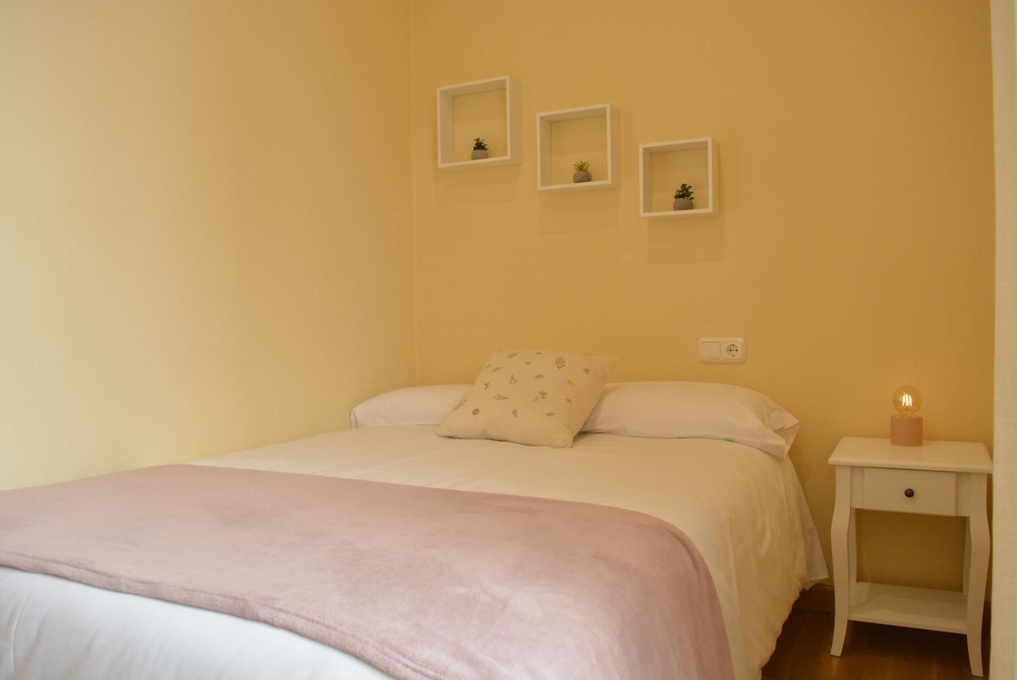 Apartamento Puerta De Cordoba- Exterior Con Balcones Buitenkant foto